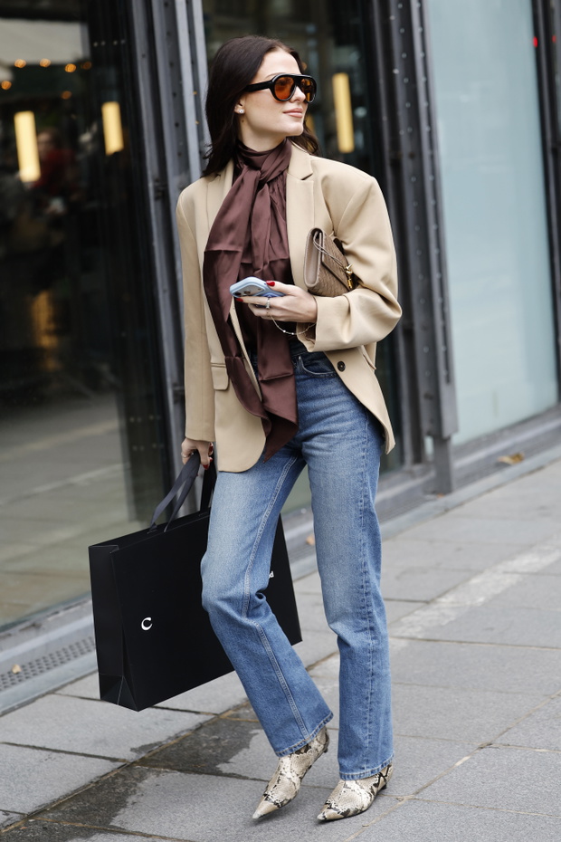 Street Style - Paris Fashion Week - Womenswear Spring Summer 2026 - Day Eight