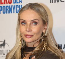 Agnieszka Woźniak-Starak w swetrze „dijon”