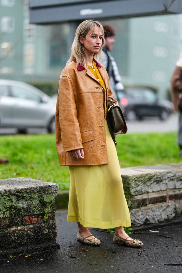 Street Style - Day 1 - Milan Fashion Week - Womenswear Fall/Winter 2025/2026