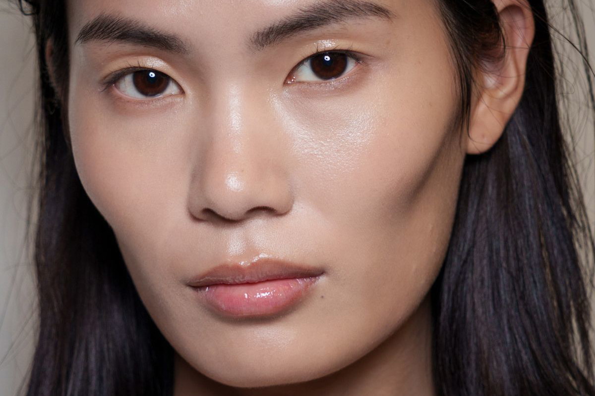 Glossy lips season. Te błyszczyki przetrwają nawet największe mrozy.