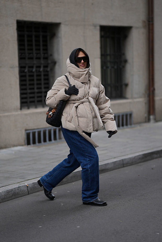 Belted Down Coat – puchówka z paskiem wraca do mody