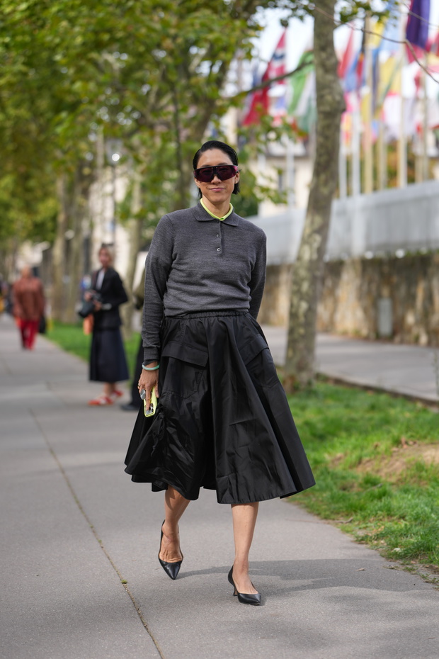 Street Style - Paris Fashion Week - Womenswear Spring Summer 2026 - Day Four