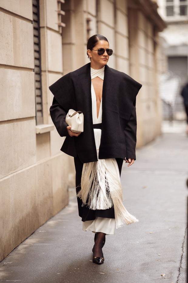 Street Style - Paris Fashion Week - Womenswear Spring Summer 2026 - Day Six