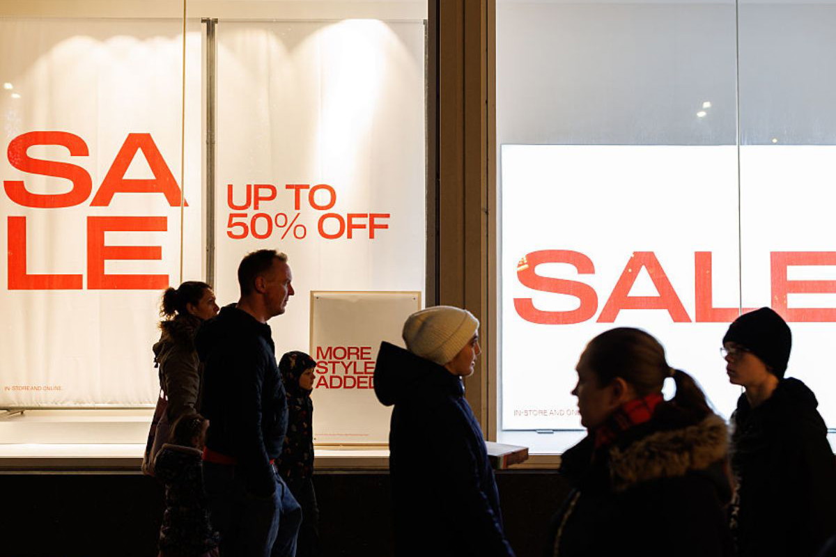 Dwurzędowy melanżowy płaszcz z futrzaną etolą i domieszką wełny znalazłam w H&M