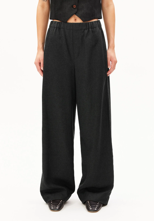 spodnie relaxed fit