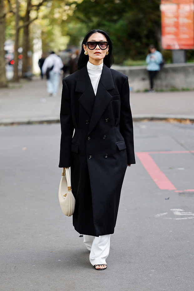 Street Style - Paris Fashion Week - Womenswear Spring Summer 2026 - Day Seven