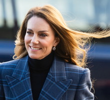 ksiezna Kate Middleton płaszczw kratę