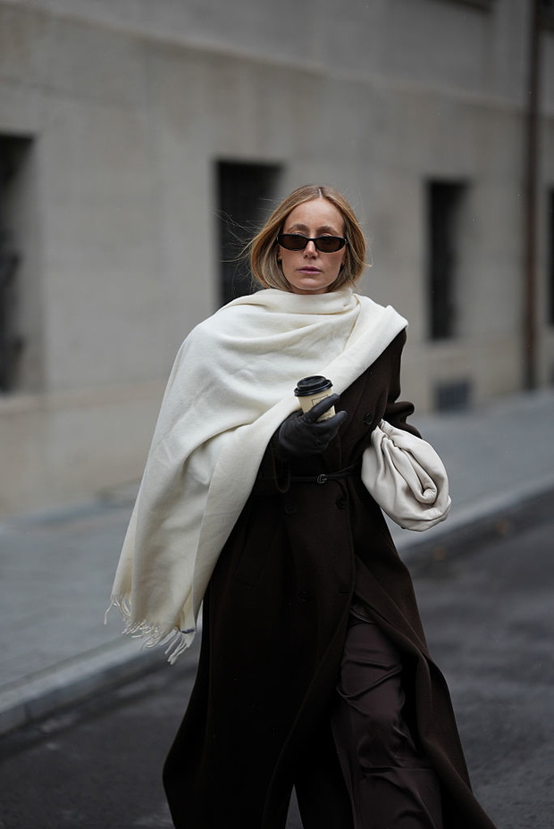 Statement Scarf – szalik XXL trend zimy 2025/2026