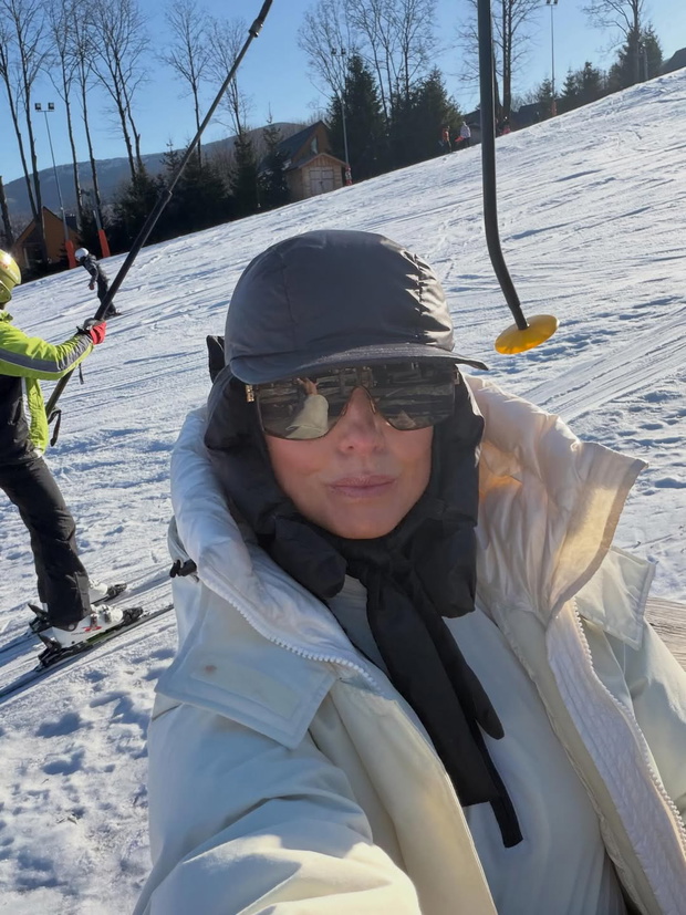 Kasia Sokołowska w modnej czapce puffette