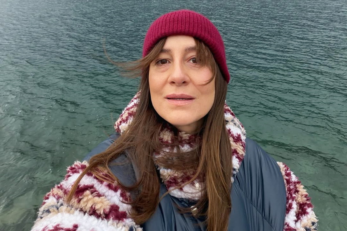 "Fleece jacket" Mai Ostaszewskiej to zimowy hit zamiast puchówki lub płaszcza/Fot. Maja Ostaszewska Instagram