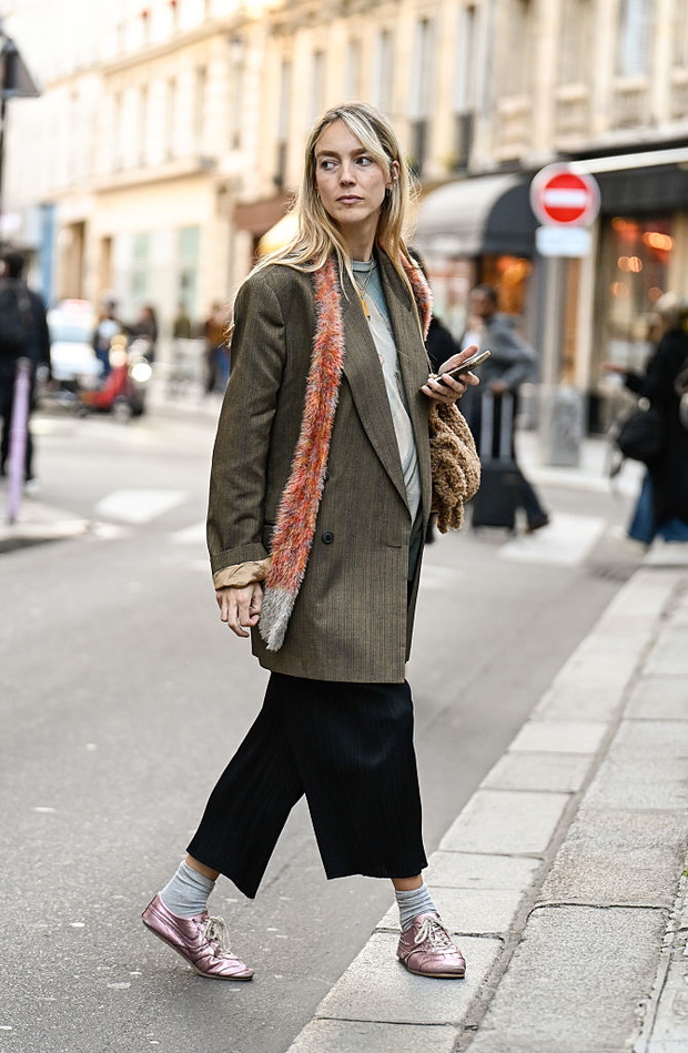 Street Style - Paris Fashion Week - Womenswear Spring Summer 2026 - Day Nine