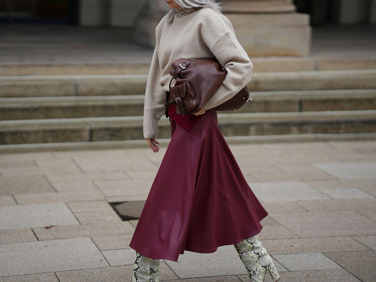 „A-line skirt” to najmodniejsza spódnica na wiosnę dla kobiet 40+