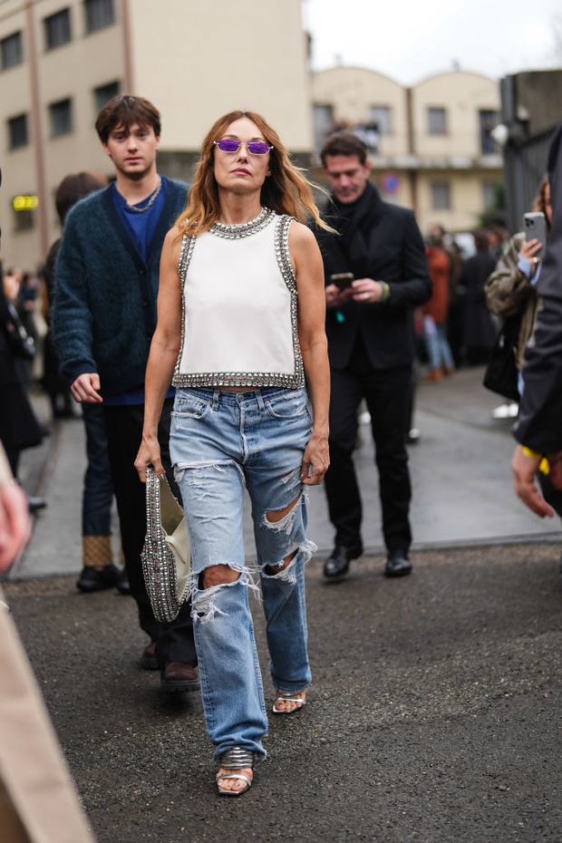 Ripped denim 2026. Jak nosić podarte jeansy dziś?