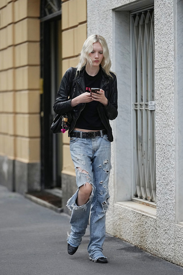 Ripped denim 2026. Jak nosić podarte jeansy dziś?