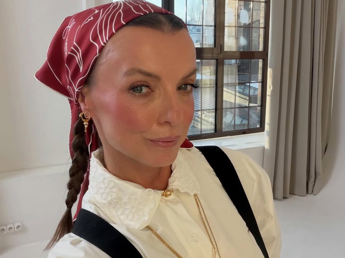 Kasia Sokołowska wybrała najmodniejszy dodatek 2026. Ma kolor "Ruby Noir"