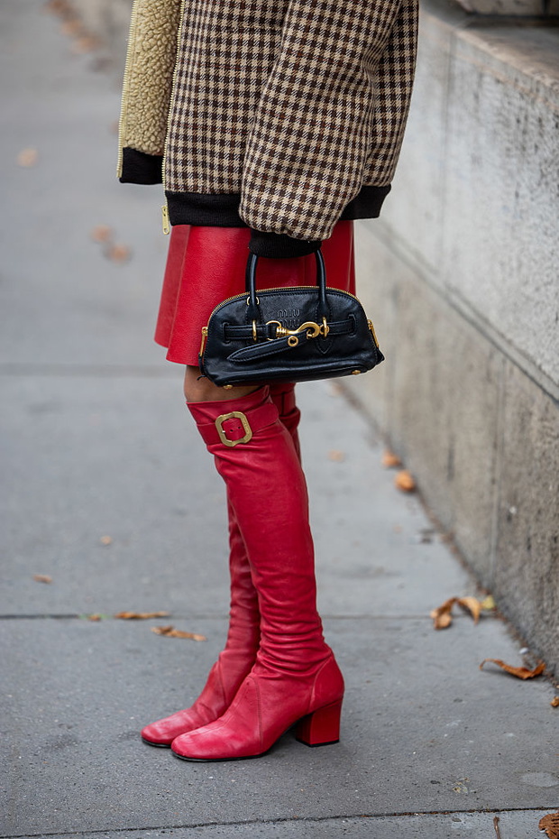 Street Style - Paris Fashion Week - Womenswear Spring Summer 2026 - Day Eight