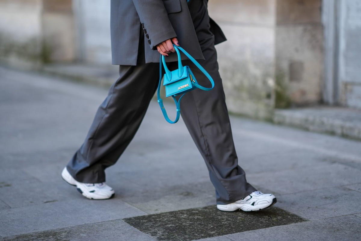 Sportowe buty do garnituru damskiego