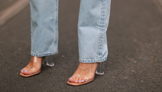 Glass Heels 2026. Transparentne szpilki znów modne