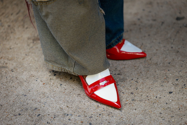 Kolorowe loafersy 2026. Modne power shoes sezonu