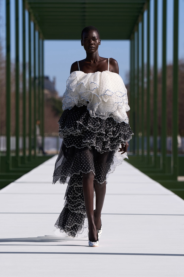 DIOR