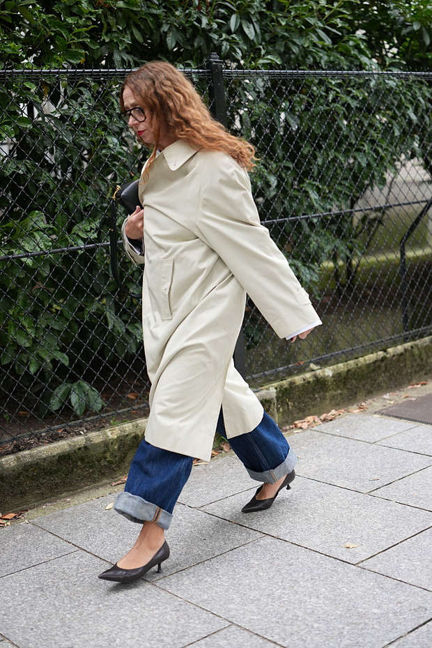 Street Style - Paris Fashion Week - Womenswear Spring Summer 2026 - Day Five