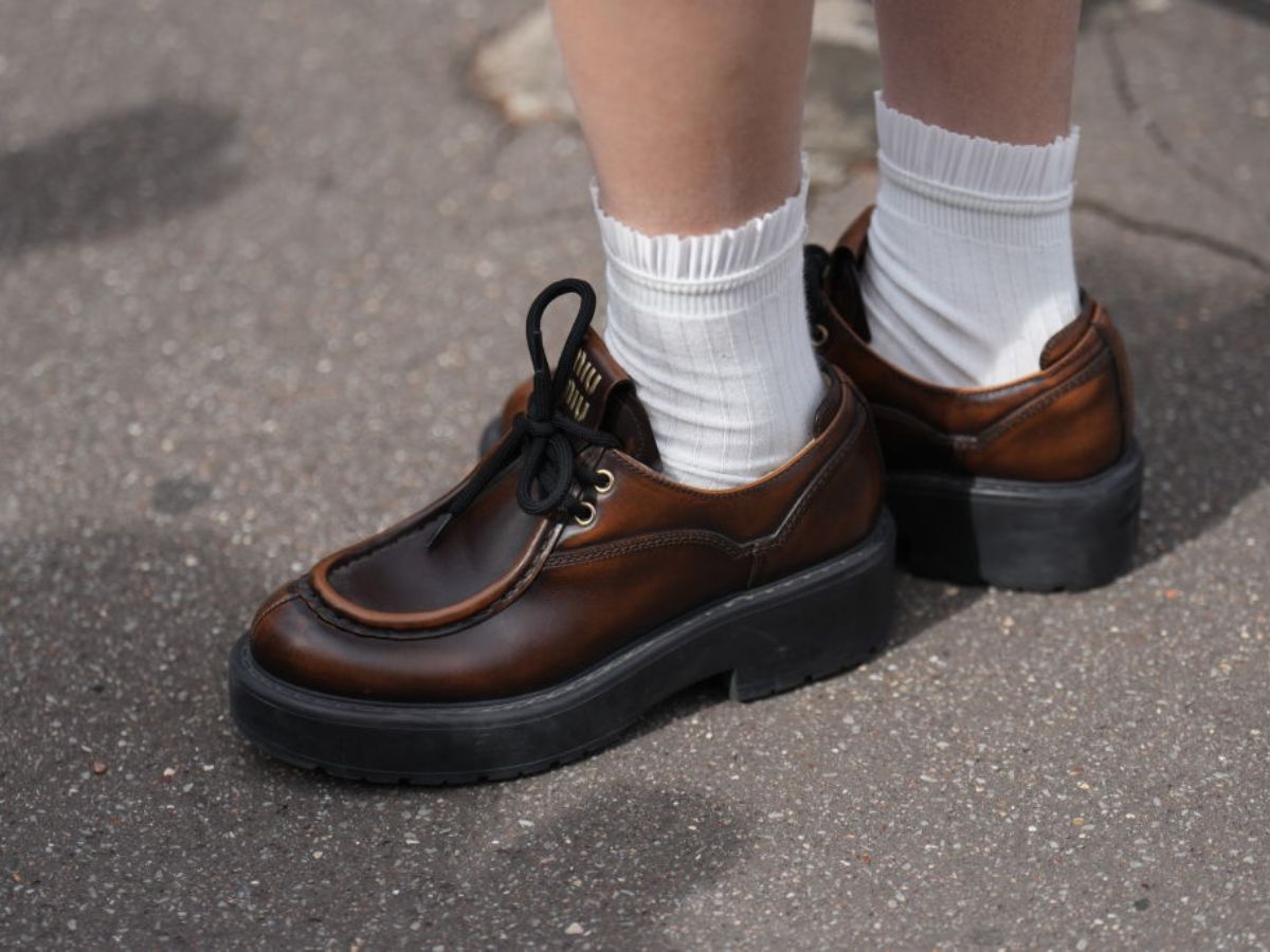 Wiosną 2026 buty „bun velours” zastąpią sneakersy