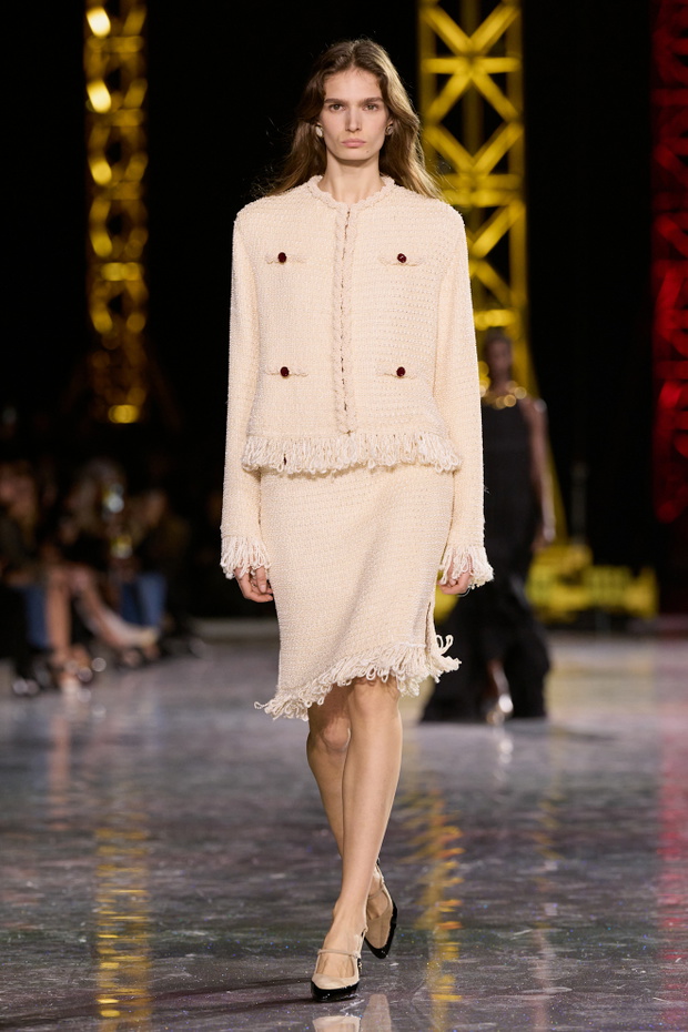 Chanel F26