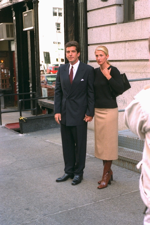Carolyn Bessette-Kennedy w ołówkowej spódnicy
