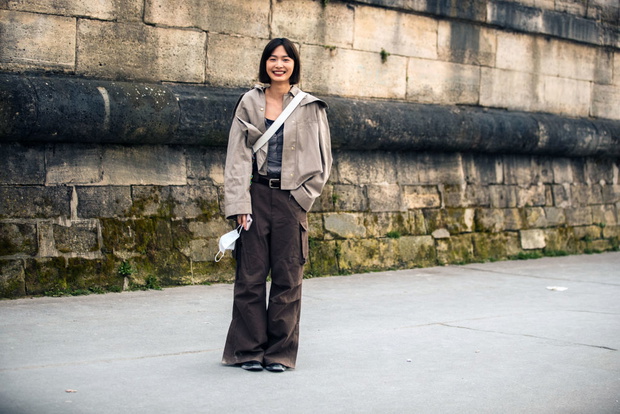 Street Style : Day Two  - Paris Fashion Week - Womenswear F/W 2022-2023