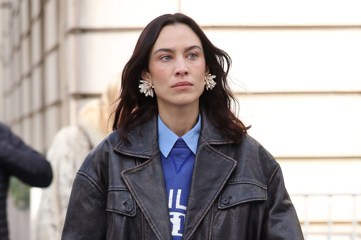 Alexa Chung już ma viralową kurtkę z Mango na wiosnę