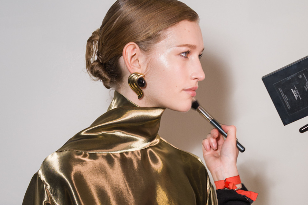 Tego francuskiego kremu używają makijażystki na paryskim Fashion Weeku