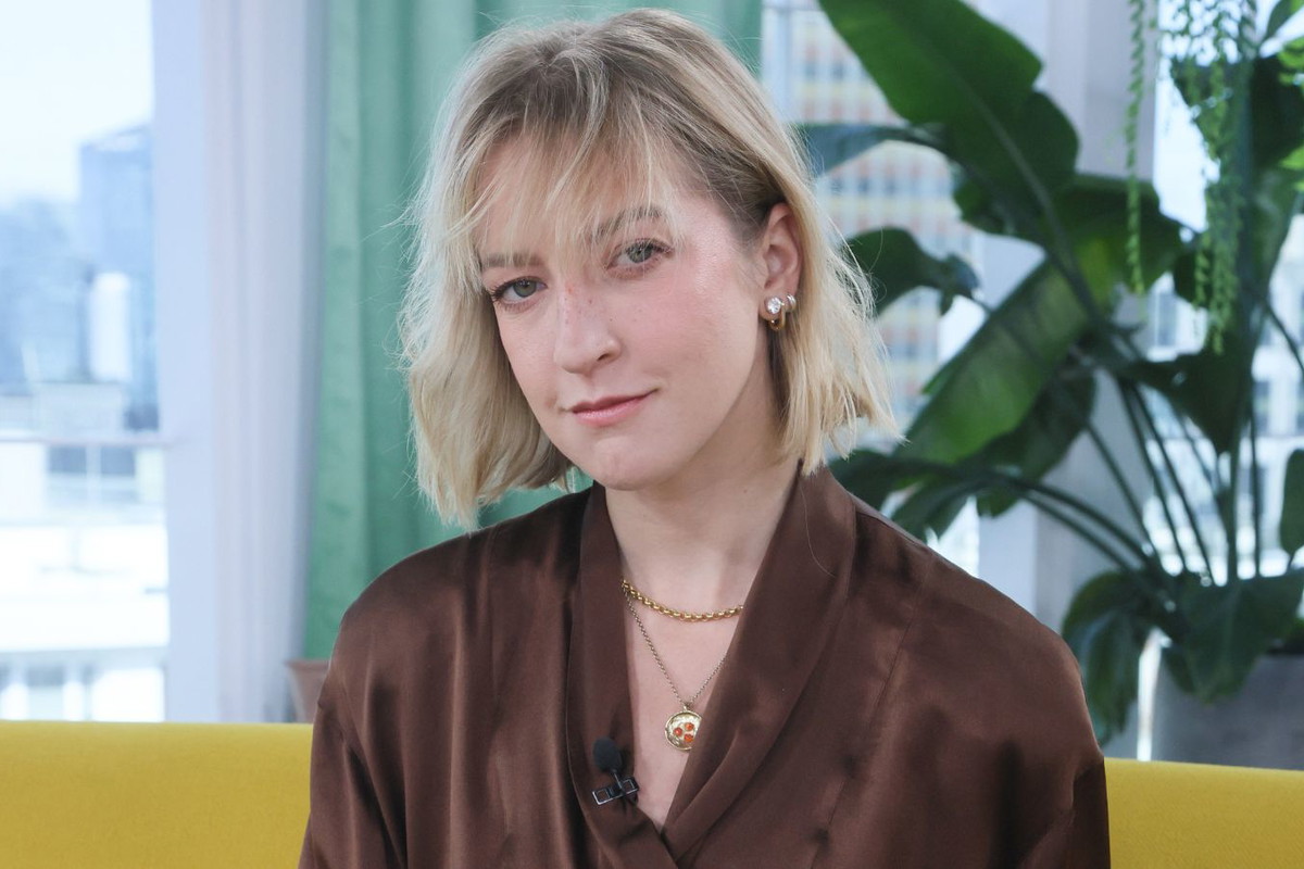 Lara Gessler w modnych spódnico-spodniach na wiosnę 2026
