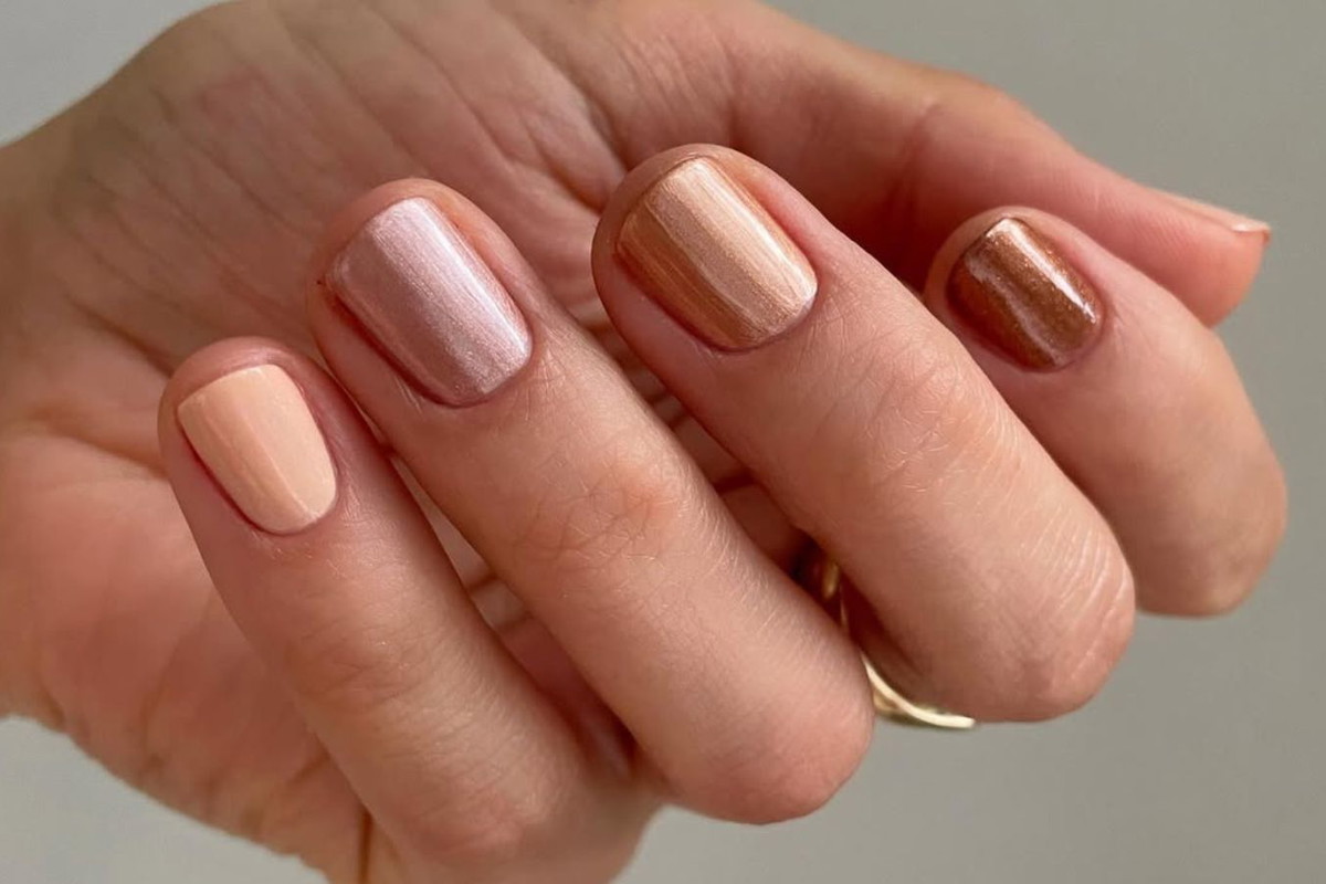Manicure slip dress nails