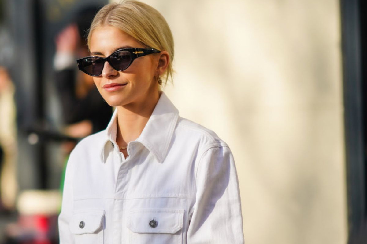 Jeansowa sukienka w kolorze „pearl blanche” z H&M to mój nowy must-have do balerinek na wiosnę 2026