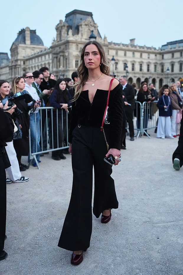 Flare jegging zamiast legginsów. Trend athleisure 2026