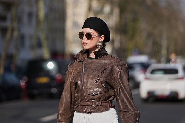 Monika Olejnik i power leather jacket. Modna kurtka na wiosnę 2026