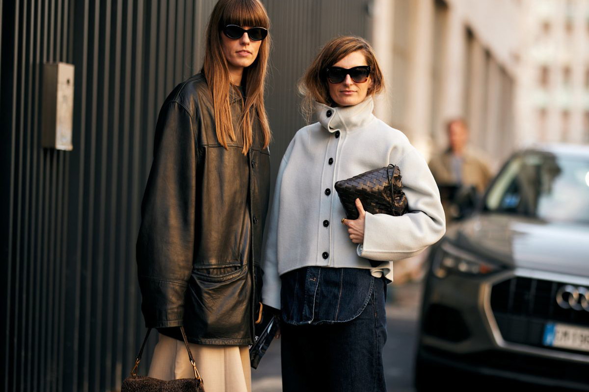 Jeansy wide leg z baskinką w stylu lat 80. W kolorze „bleu nuit” to nowy hit H&M. Mają wysoki stan i wydłużają nogi