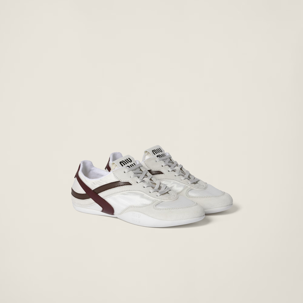 sneakersy