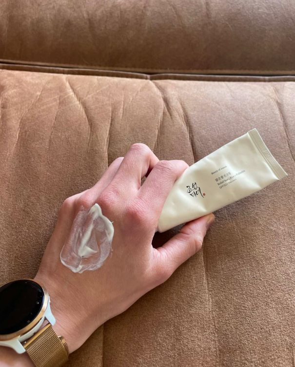Jestem redaktorką beauty, a to mój ulubiony koreański krem SPF50+ na wiosnę i lato 2026. Aksamitnie lekki i rozświetlający