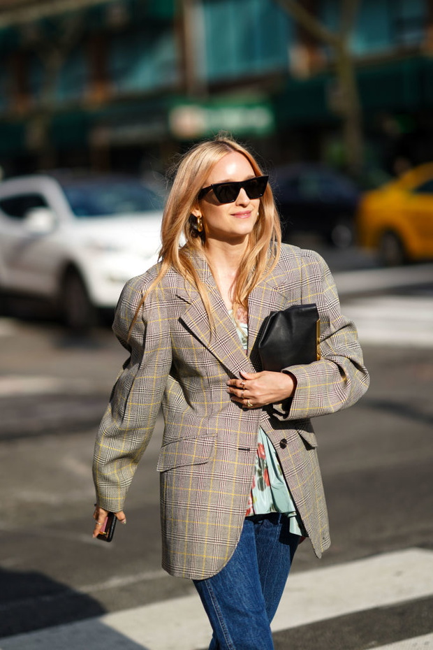 Plaid blazer – trend wiosny 2026: krata w miejskim wydaniu