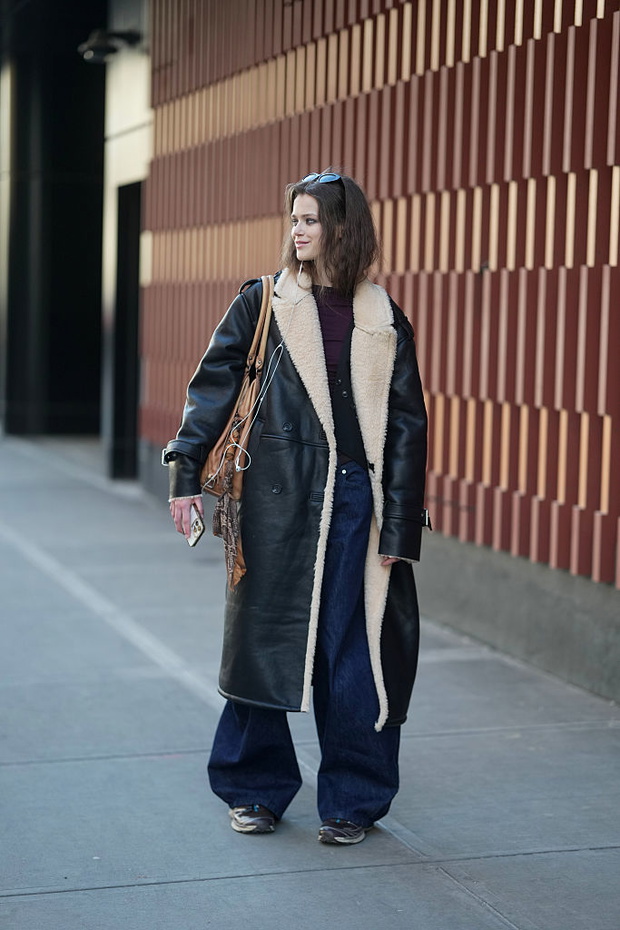 Shearling collar coat – trend wiosny 2026