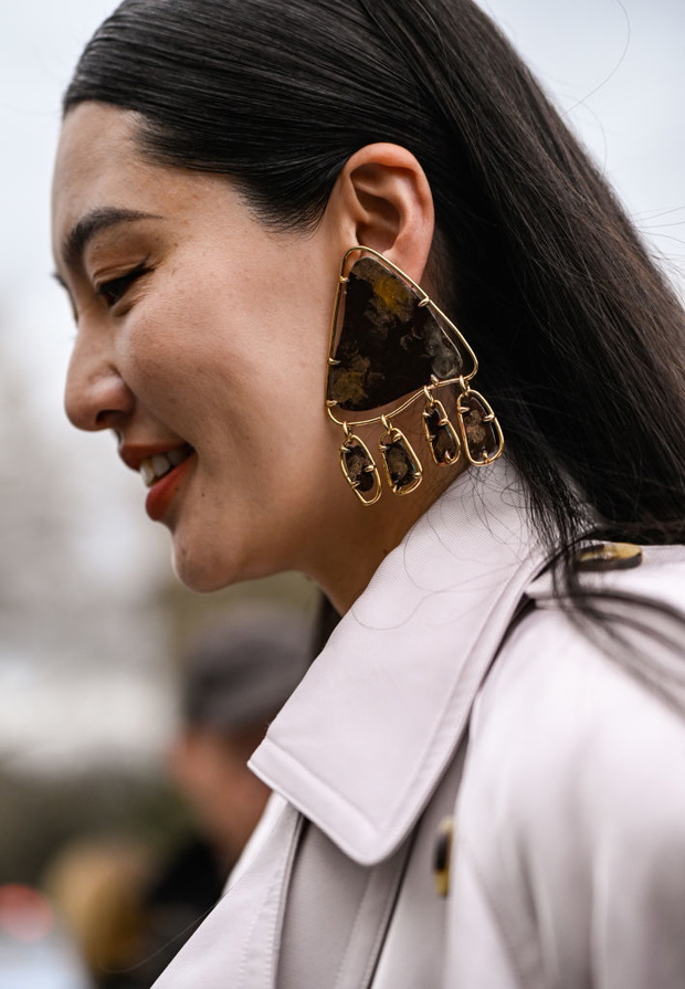 Statement earrings – modny trend wiosny 2026