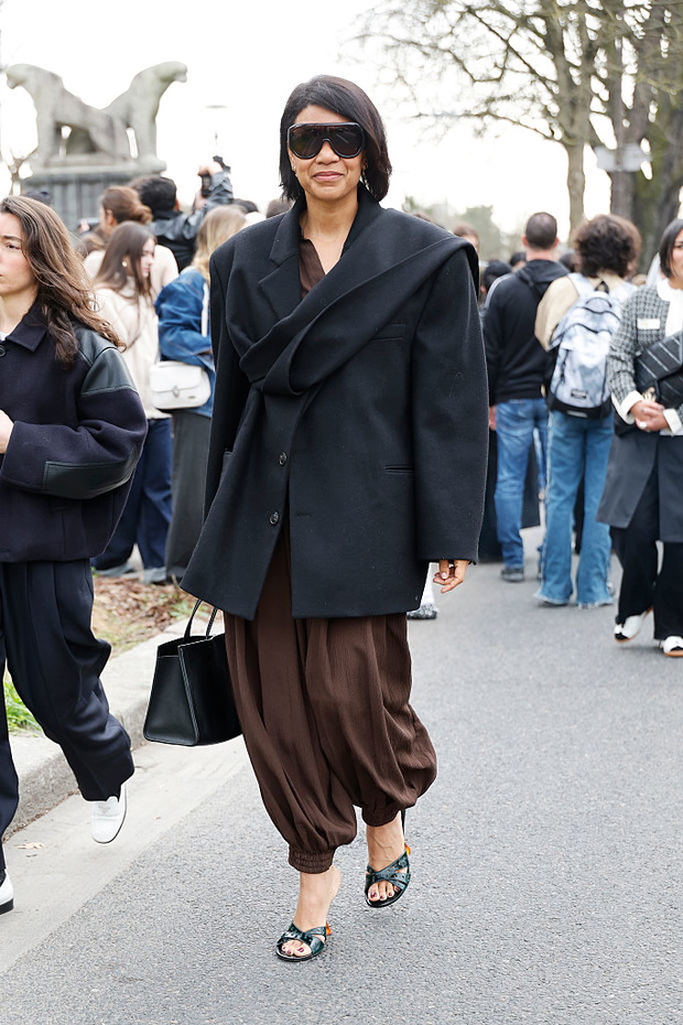 Street Style - Paris Fashion Week - Womenswear Fall/Winter 2026/2027 - Day 5