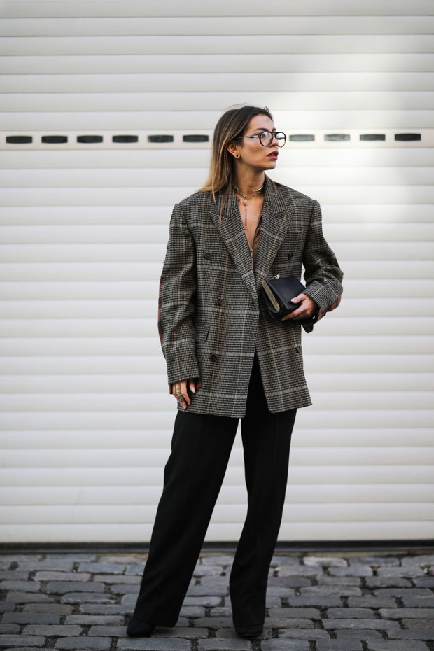 Plaid blazer – trend wiosny 2026: krata w miejskim wydaniu