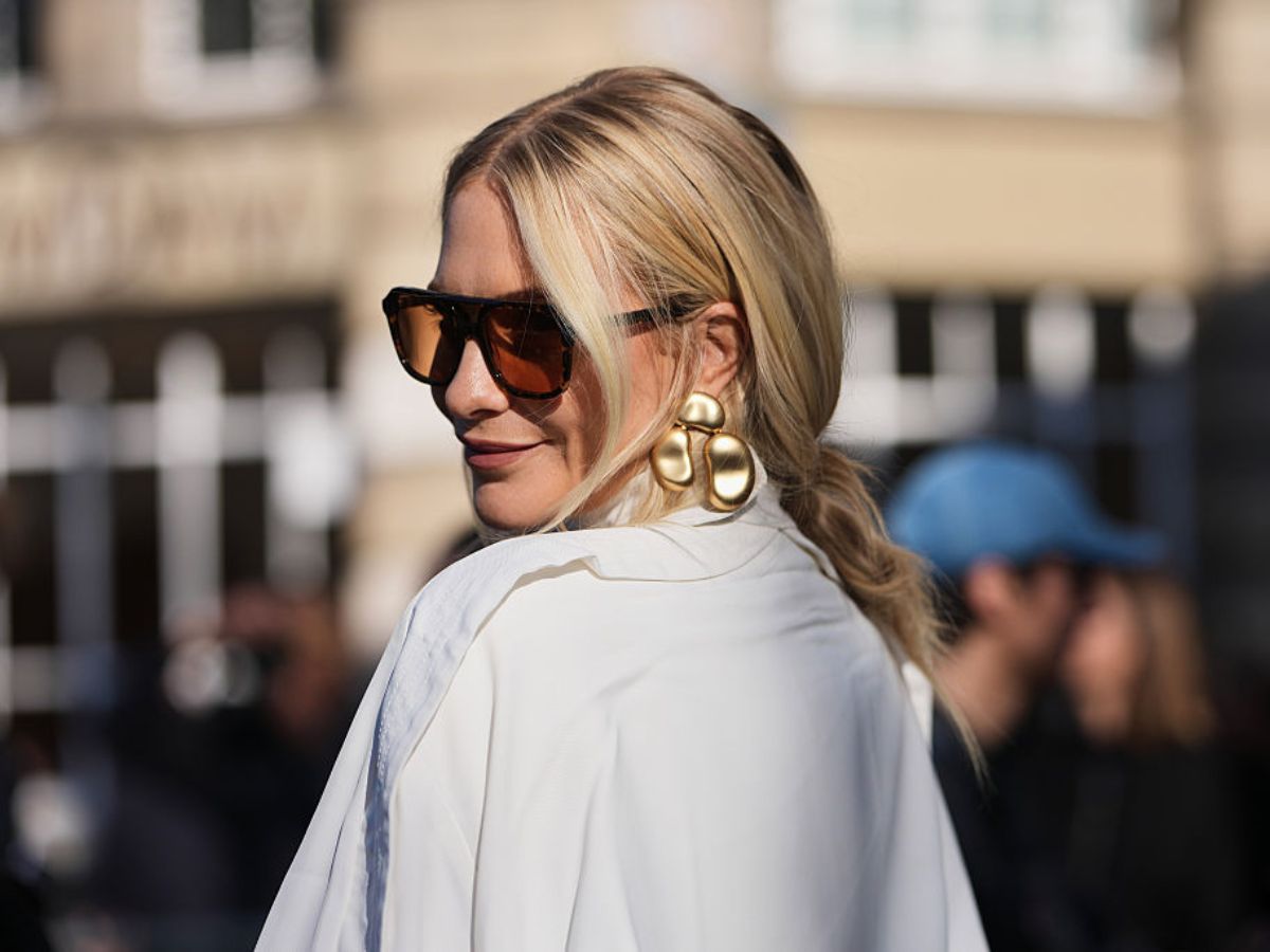 Już nie perły i koła. Teraz it-girls noszą kolczyki w paryskim stylu „lumière”