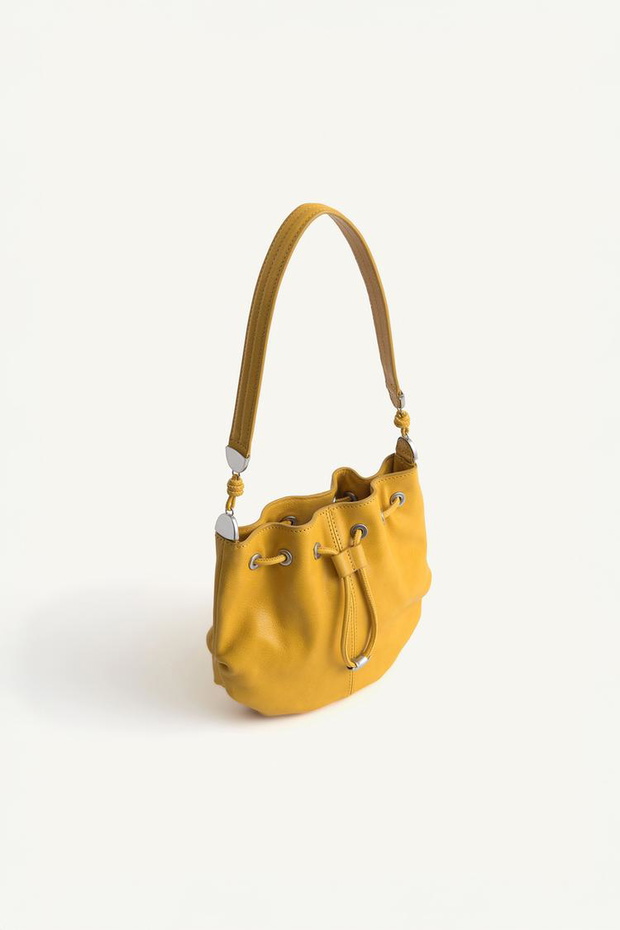 Dopamine bag – trend wiosny 2026: najmodniejsze torebki