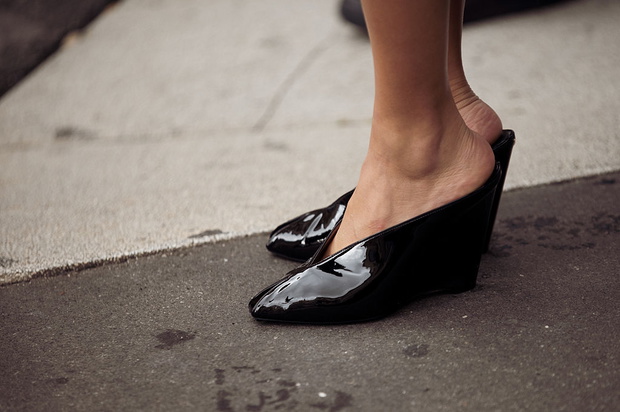 „Peep-toe wedges” z H&M – wygoda i funkcjonalność