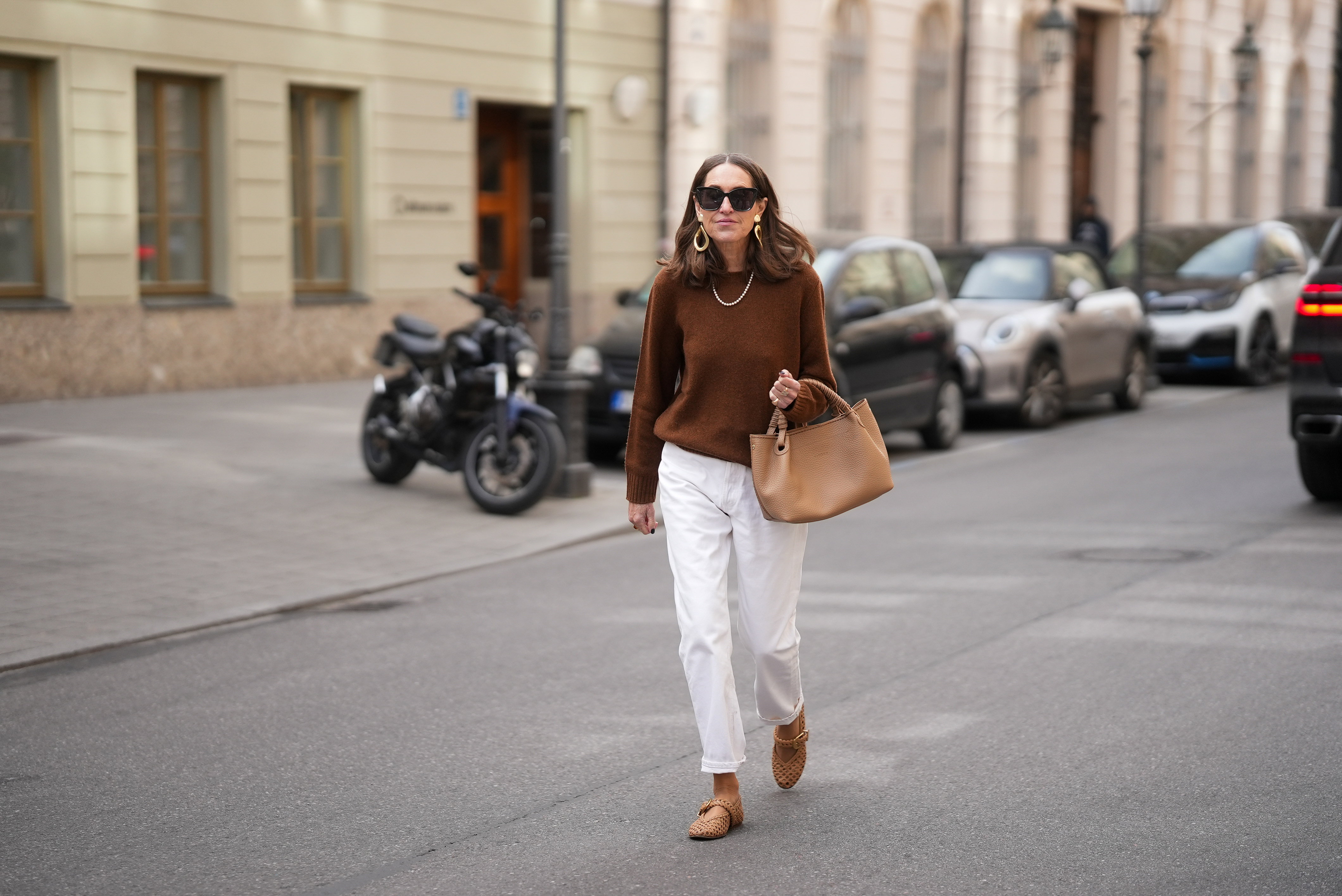 Dopamine neutrals – modne kolory latte i cocoa glow 2026