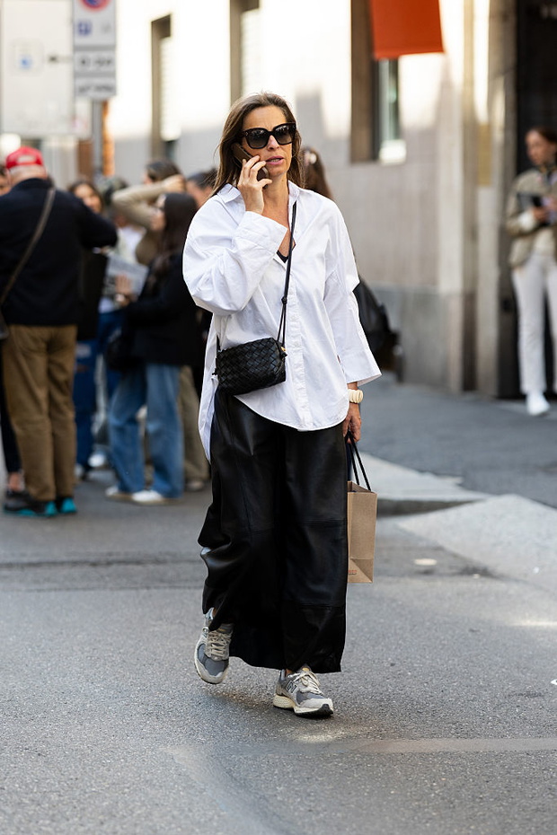 Satin maxi skirt – jak stylizować 2026