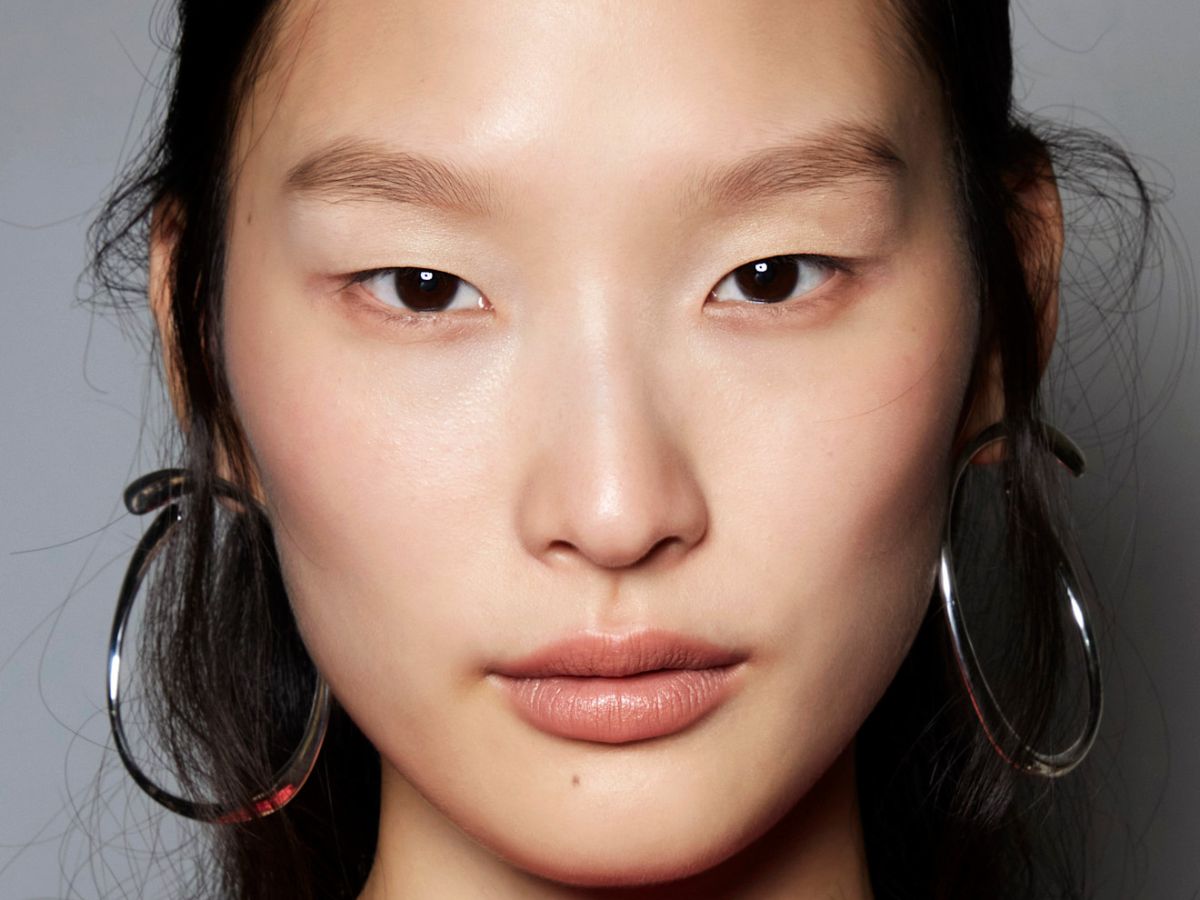 Ta koreańska ampułka ze 100% wąkrotą azjatycką to ulubiony produkt „clean girls”. Realny stymulator kolagenu i „cudowne serum”